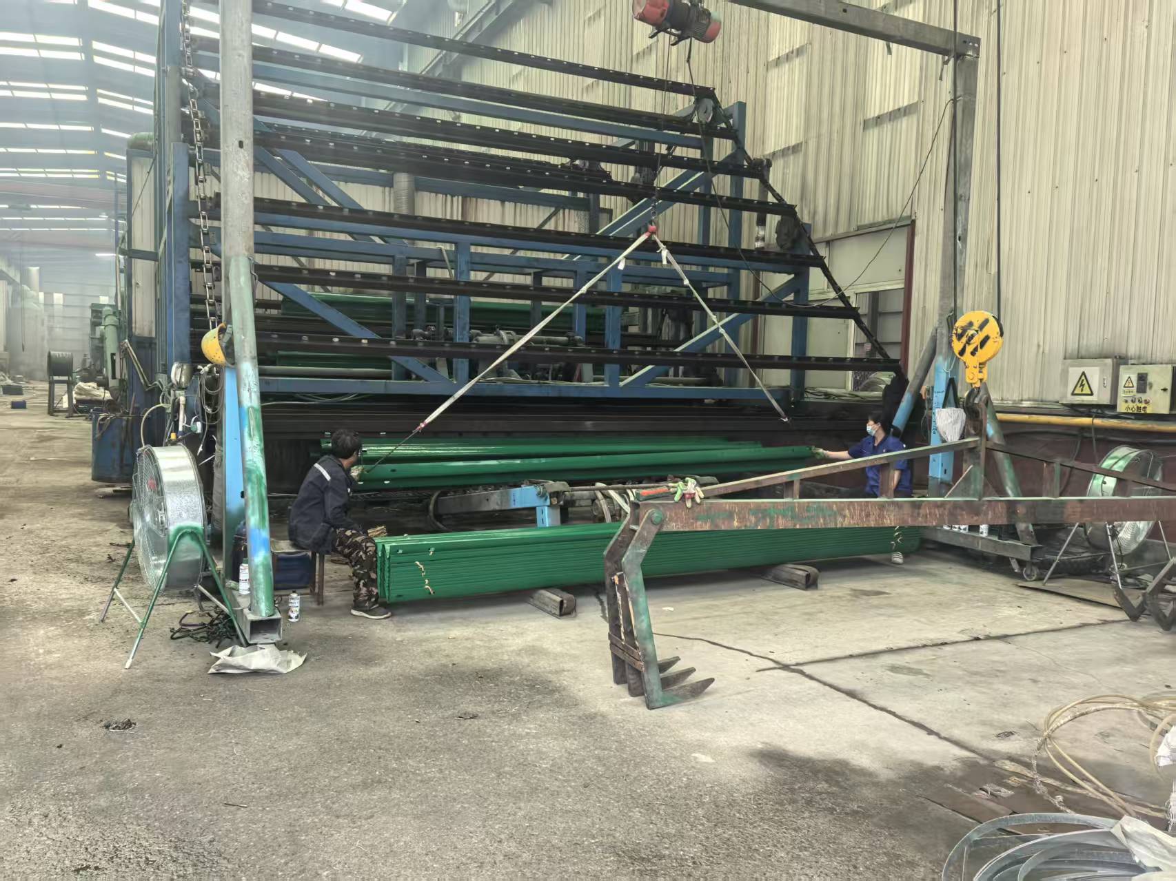 鄂州市波形护栏立柱环氧锌基波形护栏 - 方案